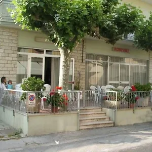 https://hotel-ronconi.riccione-hotels.org